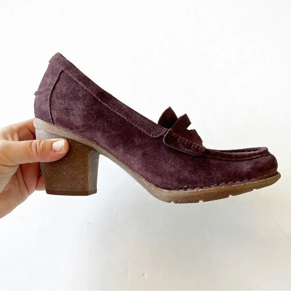 Clarks Unstructured Dark Purple Suede Penny Loafer Size 8.5 Rubber Heel Academia - Picture 2 of 8